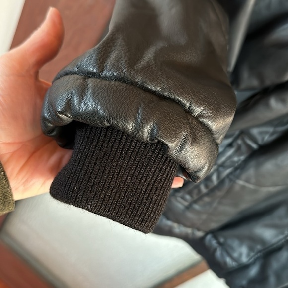 Sea New York
Black Faux Leather Puff Jacket size small fits oversized up to Med - Picture 11 of 13